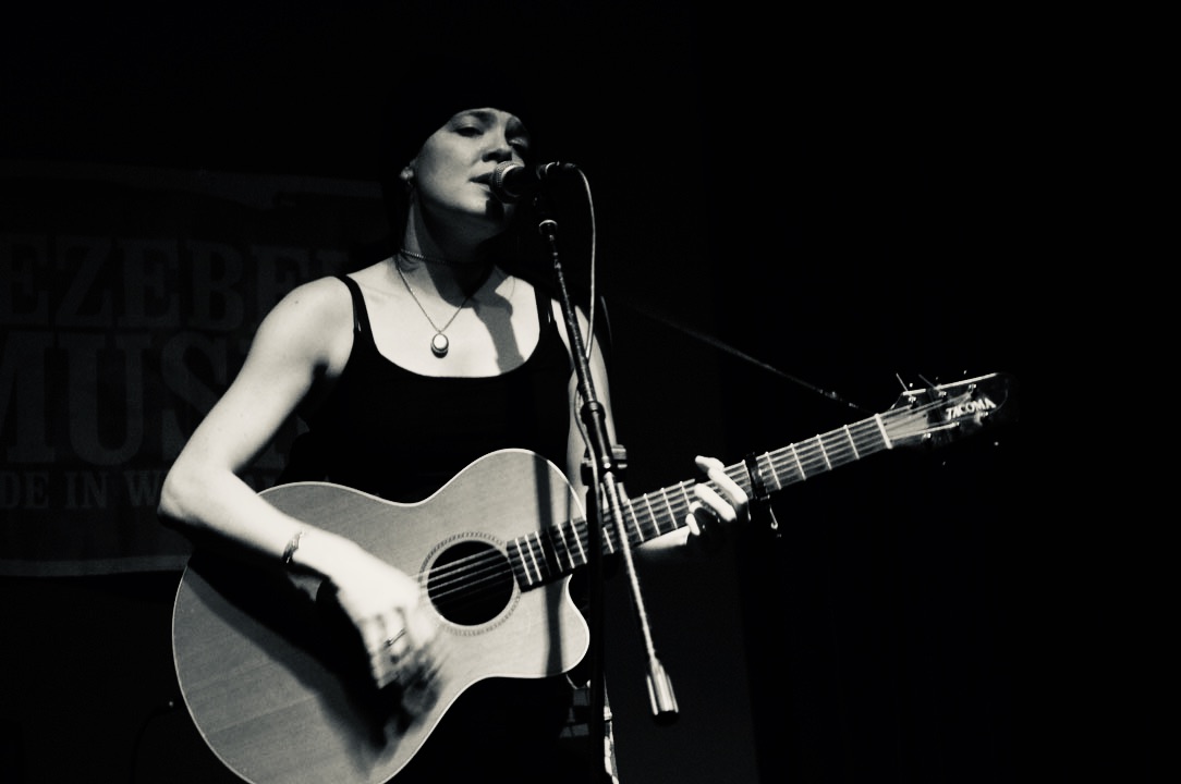 Jodi performing